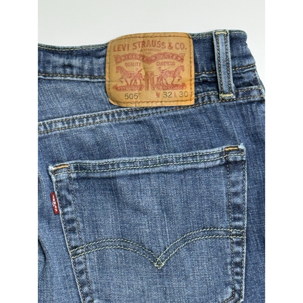 Levi's 505 Mens Size 32x30 Straight Leg Medium Wash Denim Blue Jeans Cotton Flaw - Picture 9 of 16